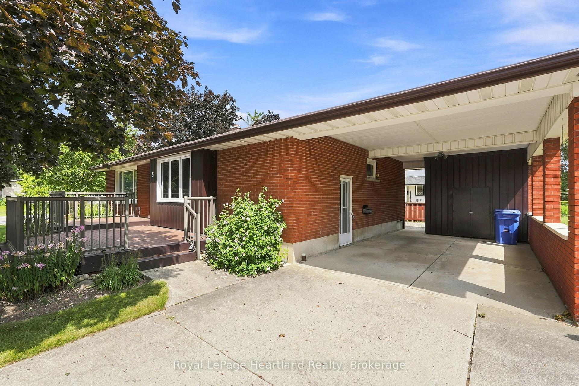 Photo 43 of 5 King Street, Minto — HOMEH