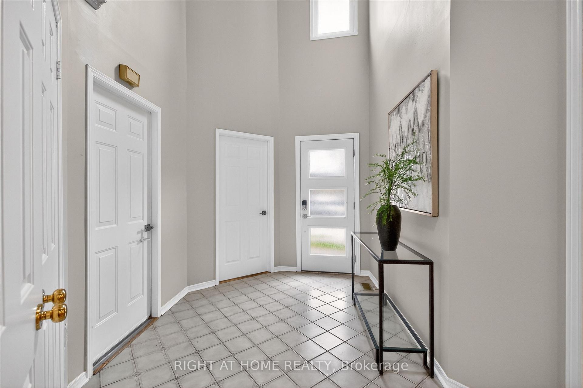 Photo 5 of 3 Lancashire Road, Markham, Unionville — HOMEH