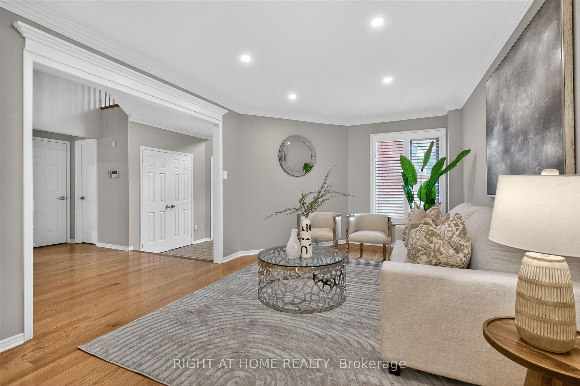 Photo 10 of 3 Lancashire Road, Markham, Unionville — HOMEH