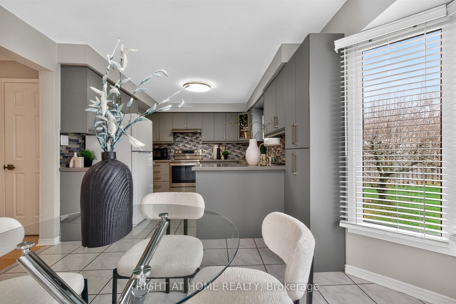 Photo 17 of 3 Lancashire Road, Markham, Unionville — HOMEH