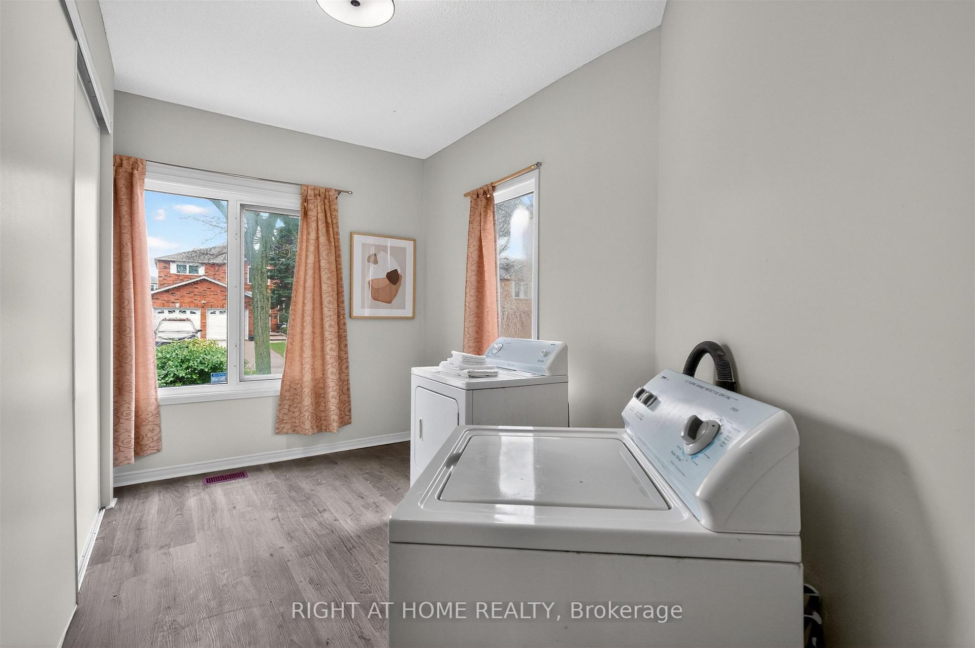Photo 22 of 3 Lancashire Road, Markham, Unionville — HOMEH