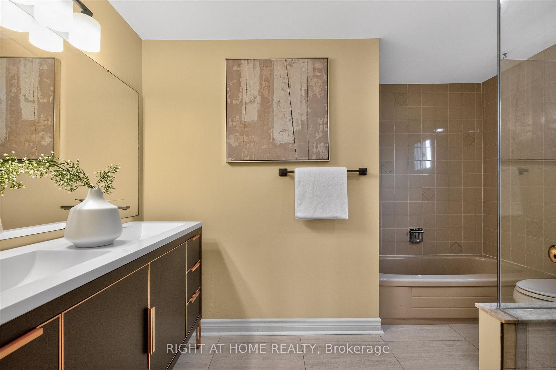Photo 27 of 3 Lancashire Road, Markham, Unionville — HOMEH