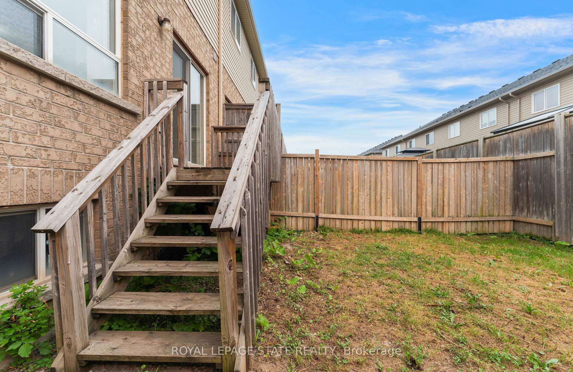 Photo 40 of 128 Palacebeach Trail, Hamilton, Lakeshore — HOMEH