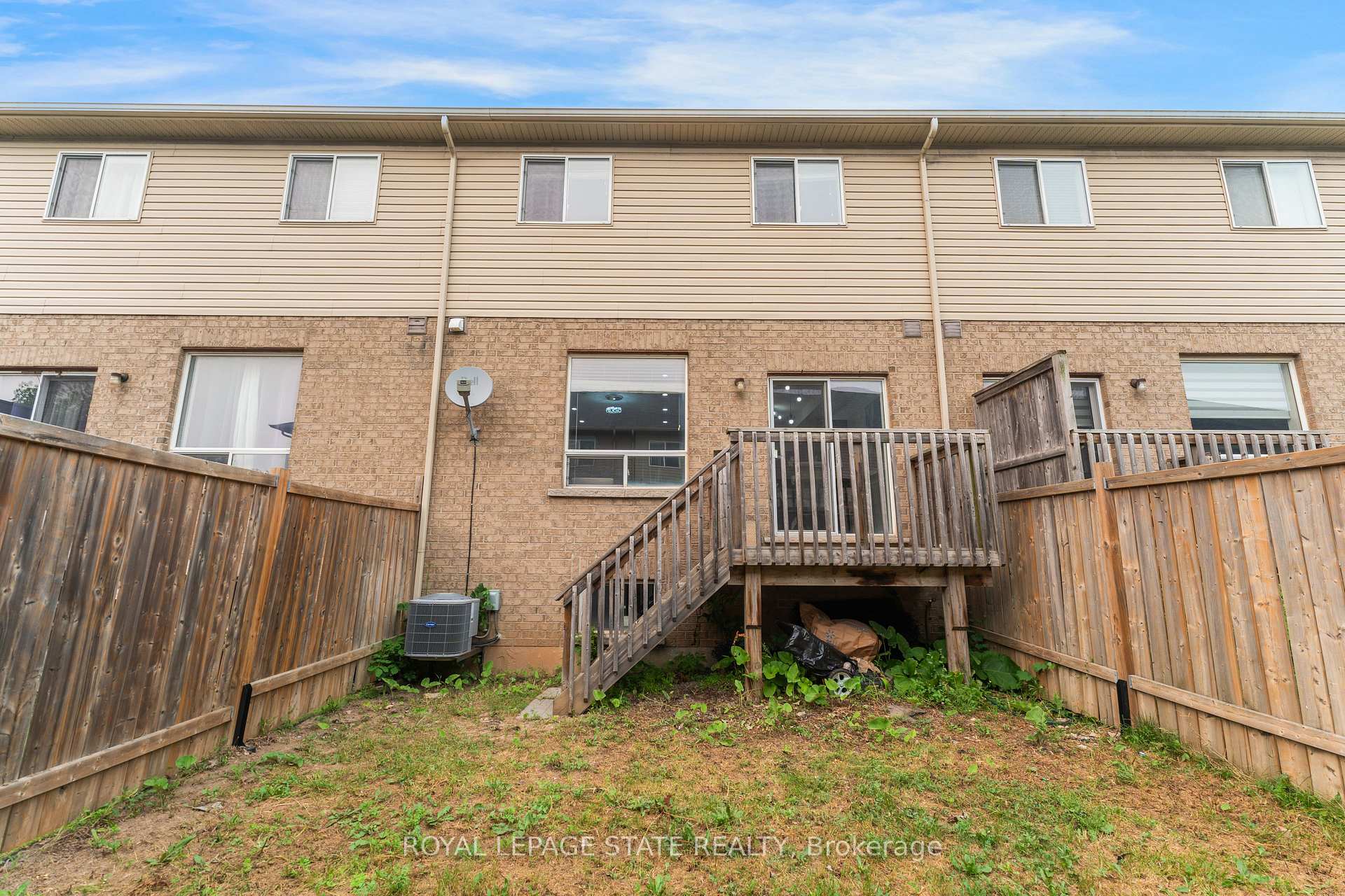 Photo 41 of 128 Palacebeach Trail, Hamilton, Lakeshore — HOMEH