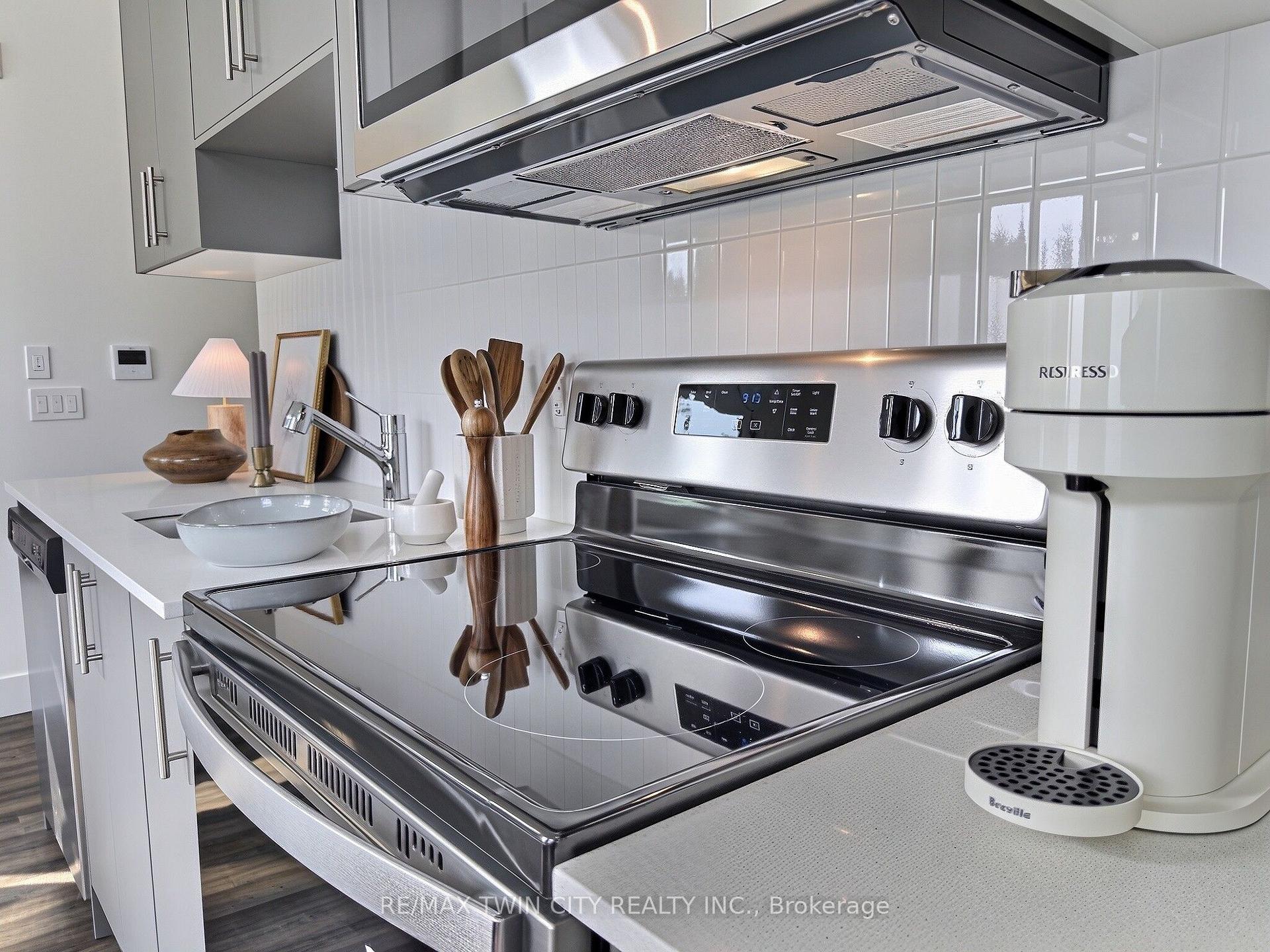 Photo 8 of Unit 101, 107 Roger Street, Waterloo, Uptown Waterloo/North Ward — HOMEH
