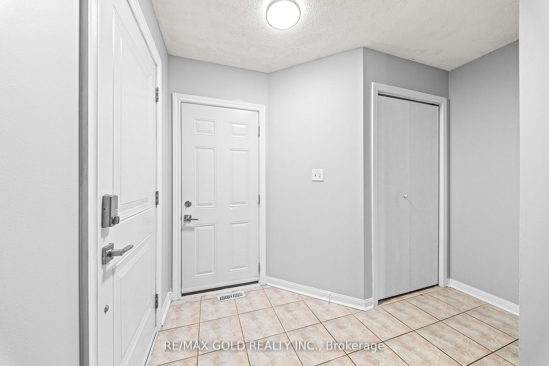 Photo 5 of 92 Dandelion Road, Brampton, Sandringham-Wellington — HOMEH