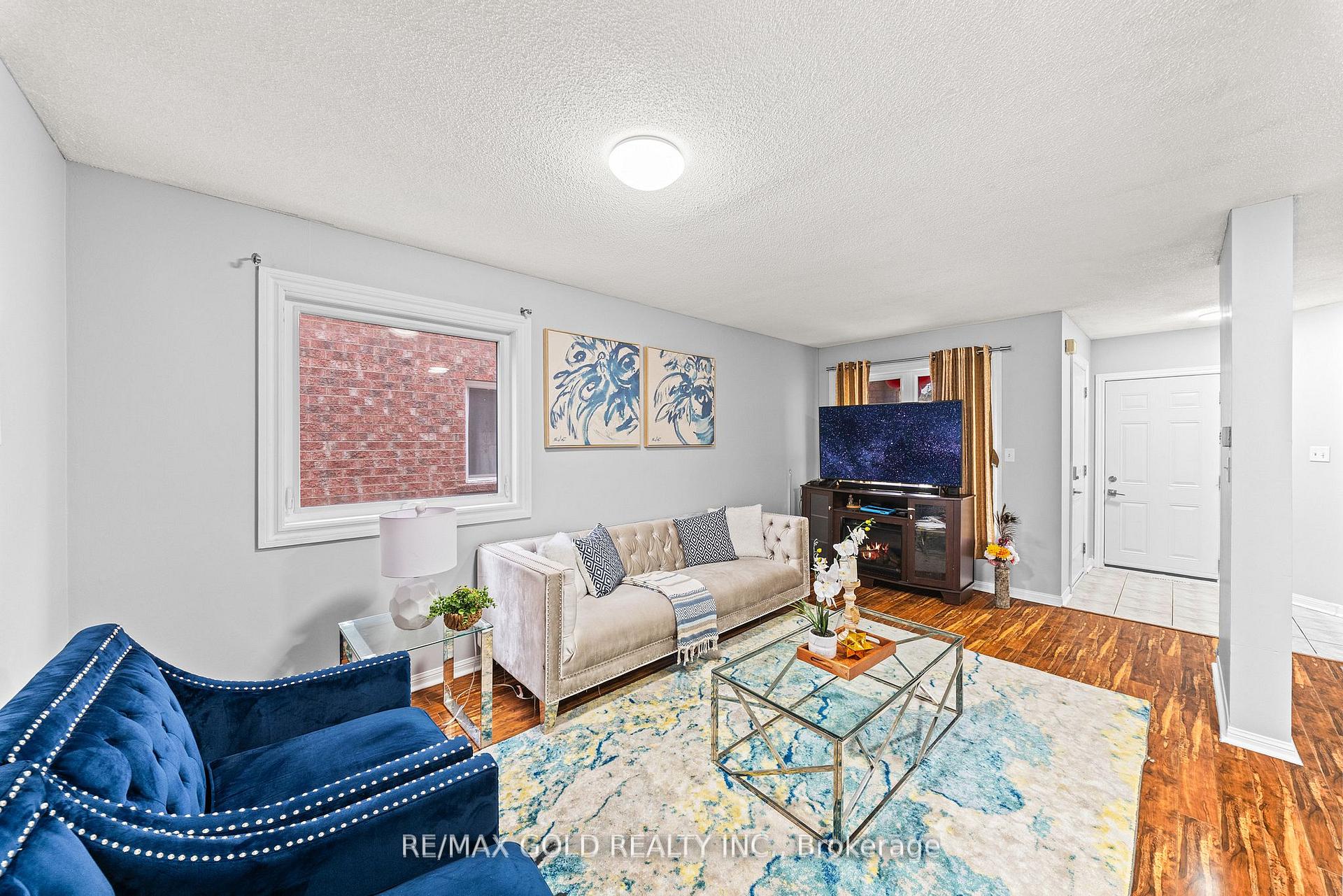 Photo 9 of 92 Dandelion Road, Brampton, Sandringham-Wellington — HOMEH