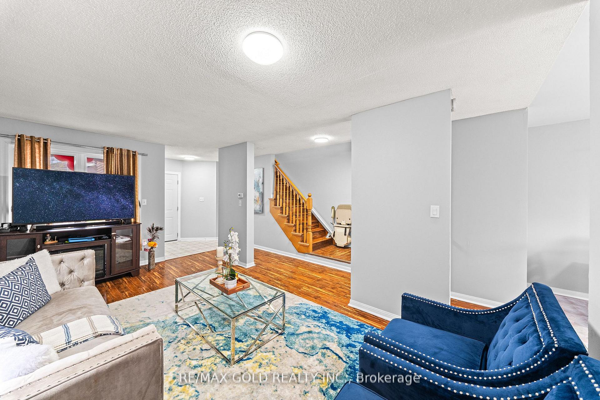 Photo 10 of 92 Dandelion Road, Brampton, Sandringham-Wellington — HOMEH