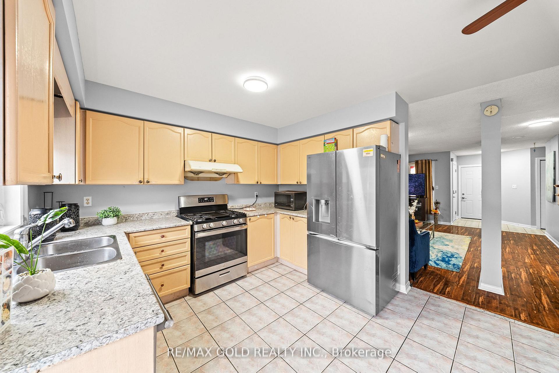 Photo 14 of 92 Dandelion Road, Brampton, Sandringham-Wellington — HOMEH