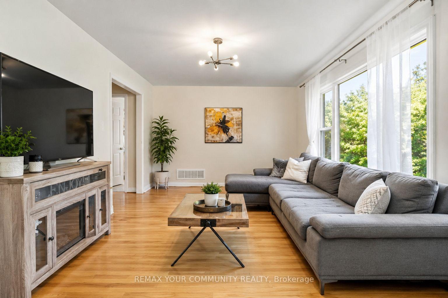 Photo 7 of 81 Garden Street, Whitby, Downtown Whitby — HOMEH