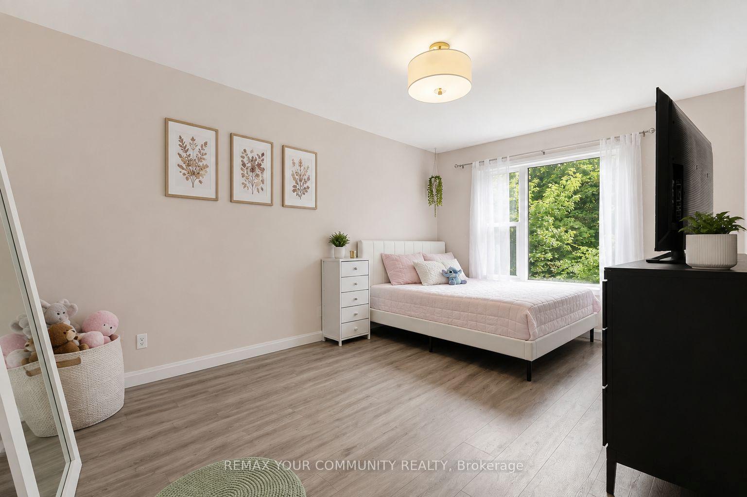 Photo 8 of 81 Garden Street, Whitby, Downtown Whitby — HOMEH