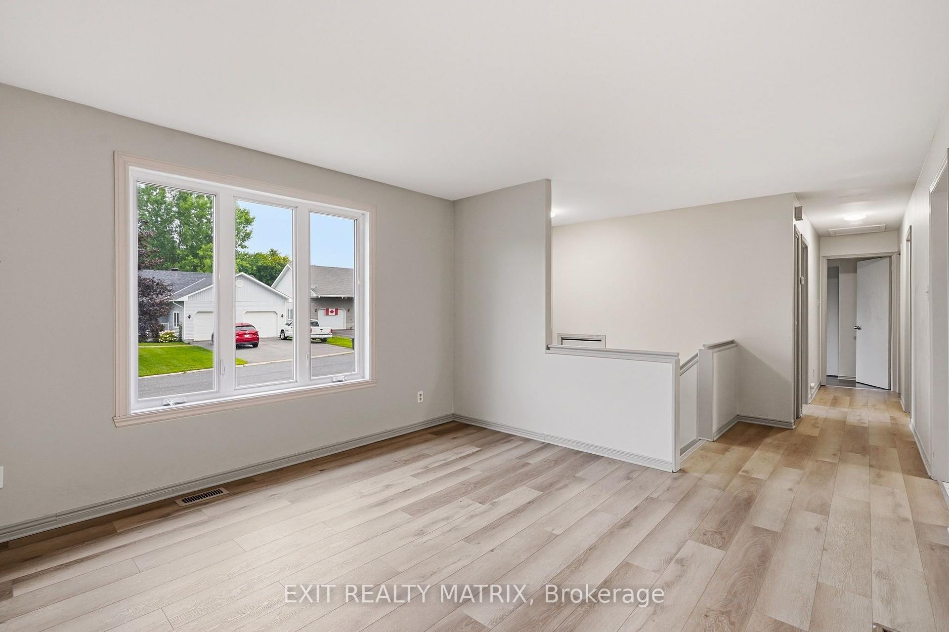 Photo 8 of 109 Oswald Street, Champlain, Vankleek Hill — HOMEH