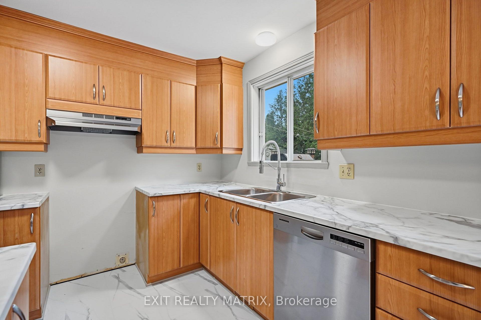 Photo 13 of 109 Oswald Street, Champlain, Vankleek Hill — HOMEH