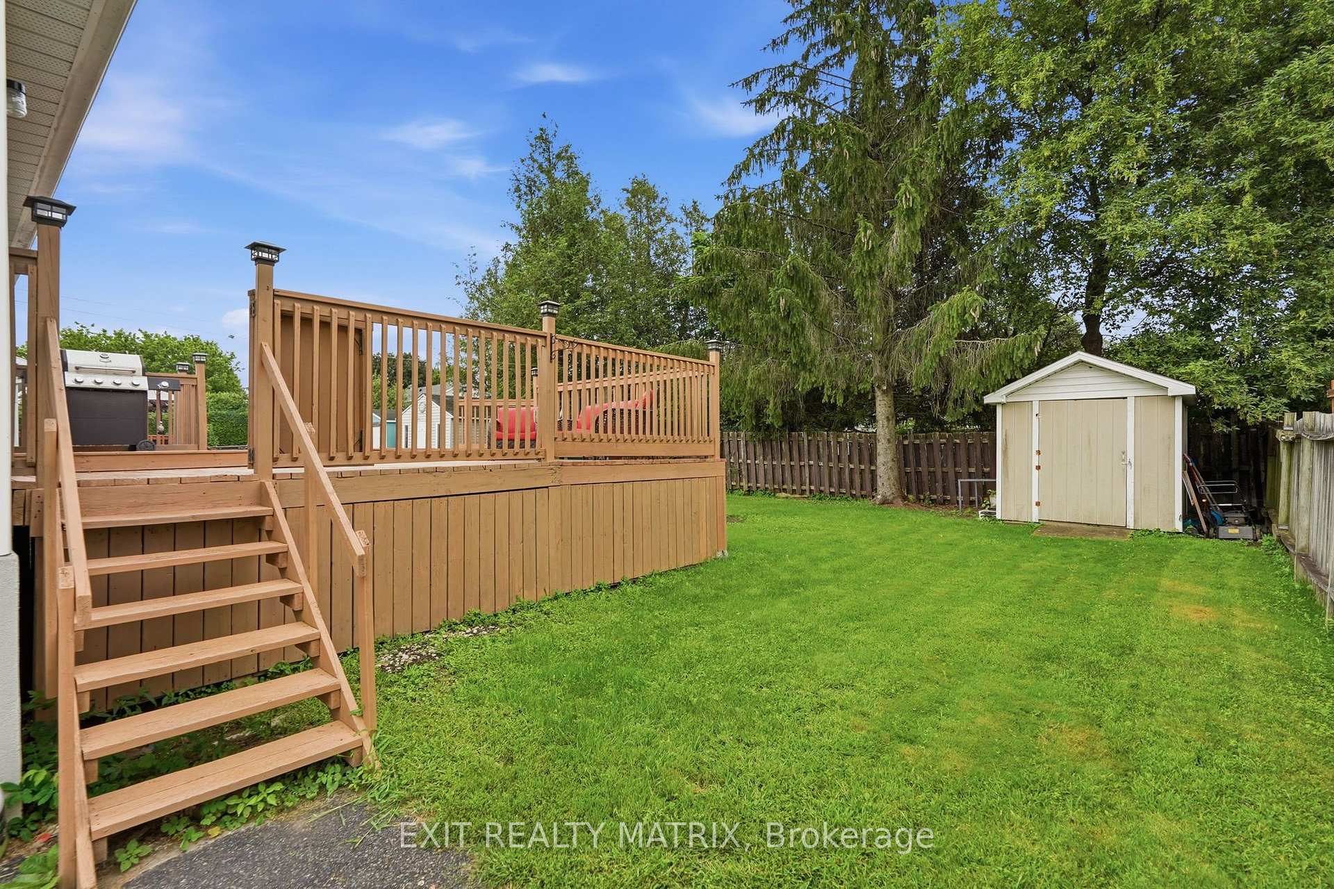 Photo 33 of 109 Oswald Street, Champlain, Vankleek Hill — HOMEH