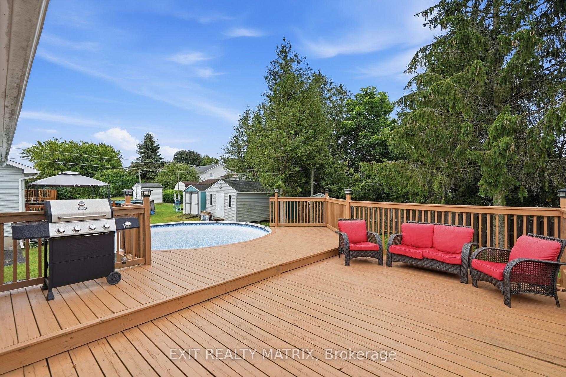 Photo 34 of 109 Oswald Street, Champlain, Vankleek Hill — HOMEH