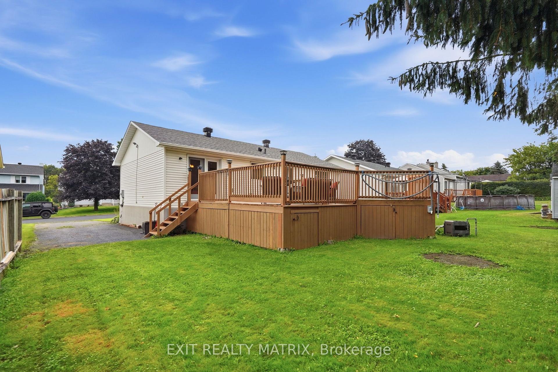 Photo 36 of 109 Oswald Street, Champlain, Vankleek Hill — HOMEH