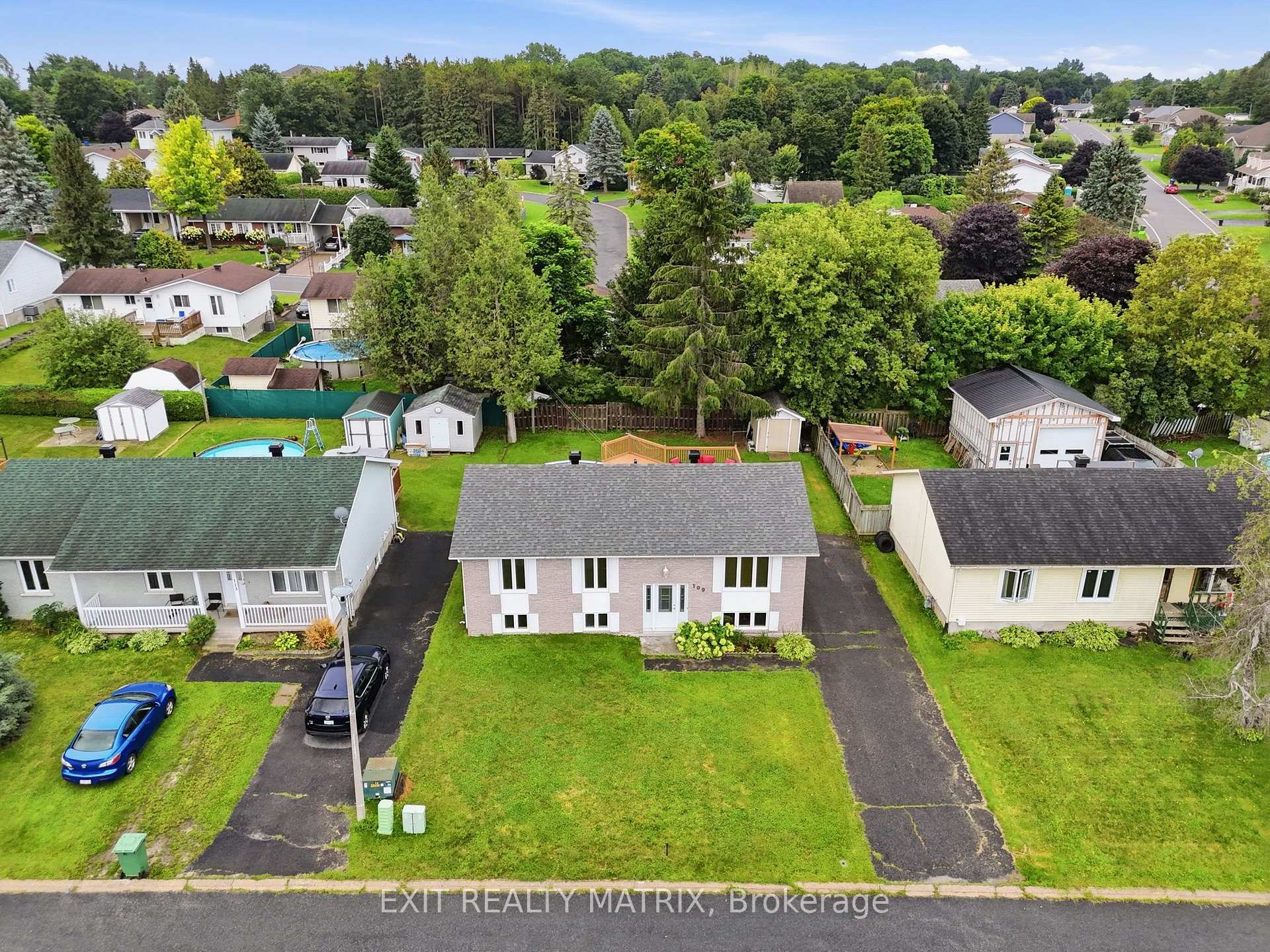 Photo 38 of 109 Oswald Street, Champlain, Vankleek Hill — HOMEH