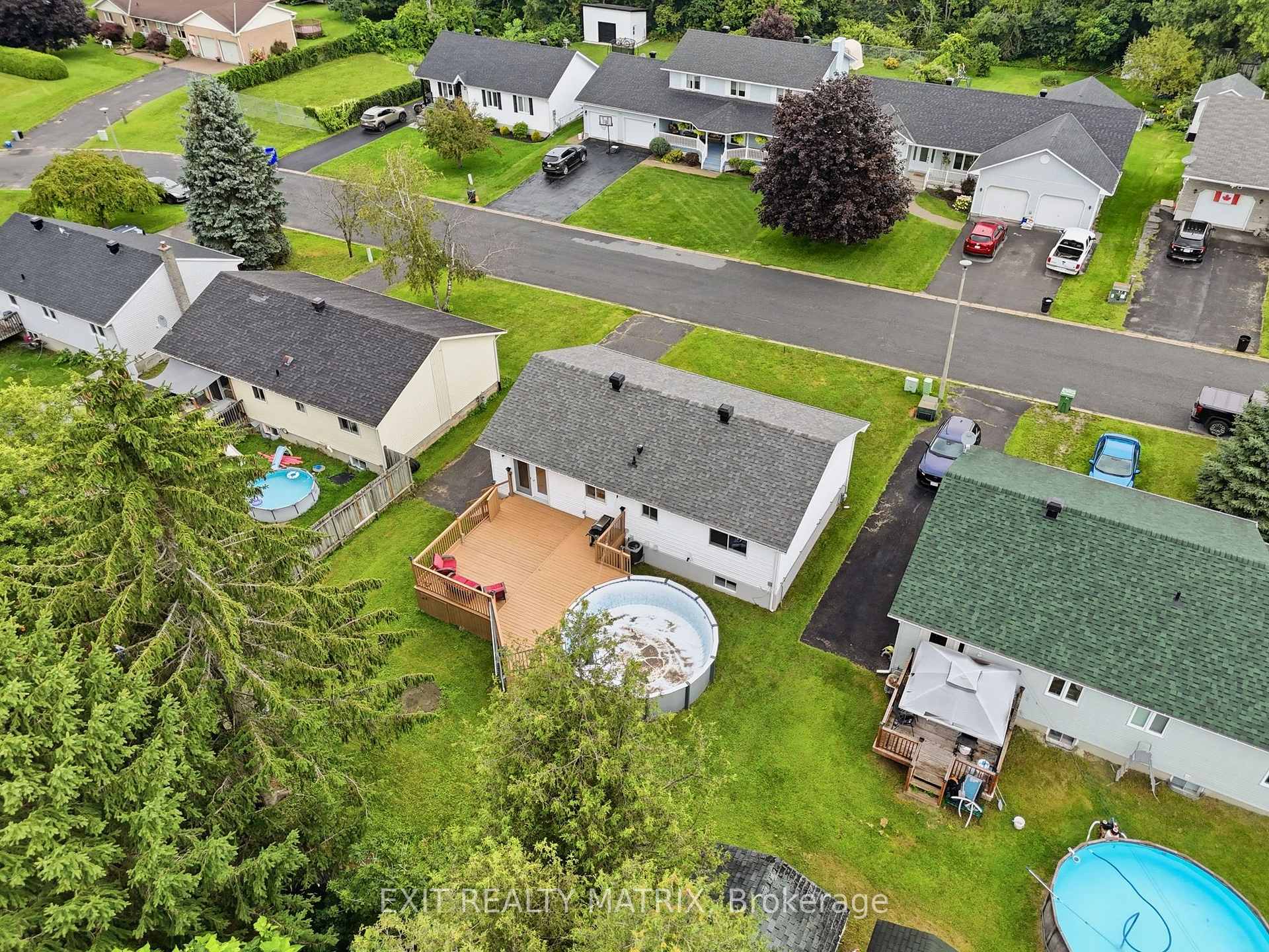 Photo 43 of 109 Oswald Street, Champlain, Vankleek Hill — HOMEH