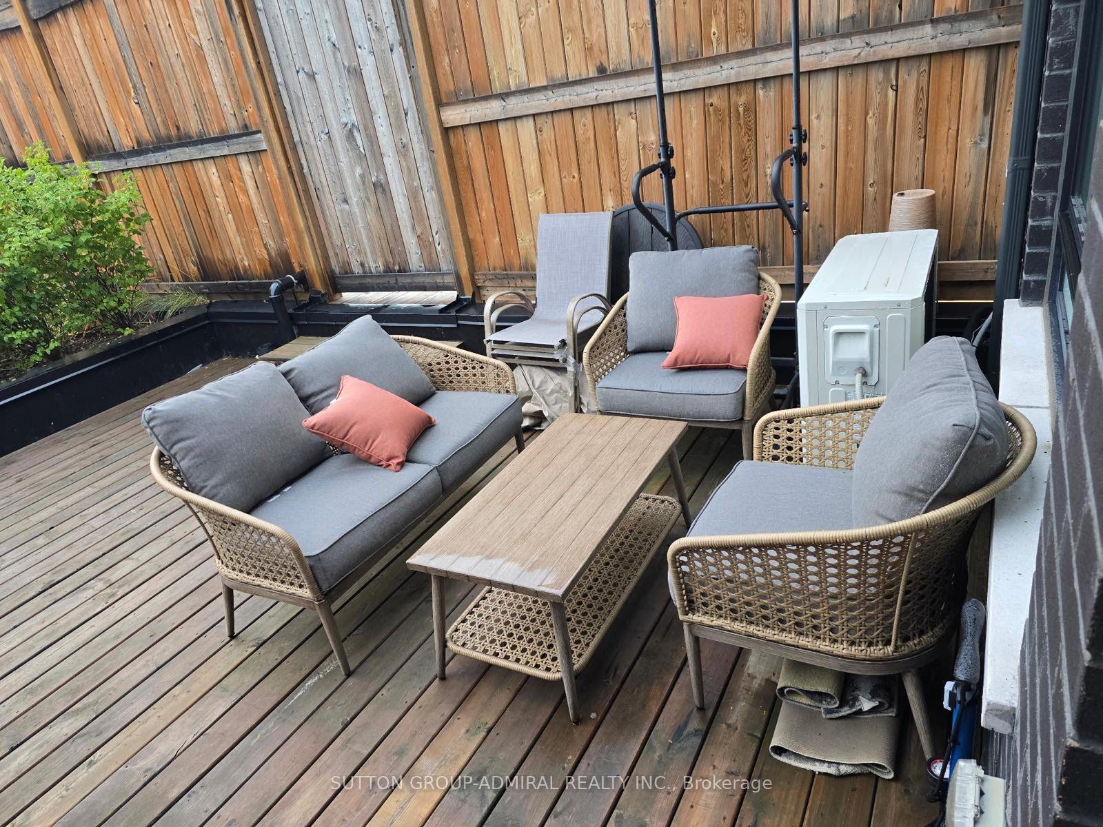 Photo 8 of Unit 35, 370 Red Maple Road, Richmond Hill, Langstaff — HOMEH