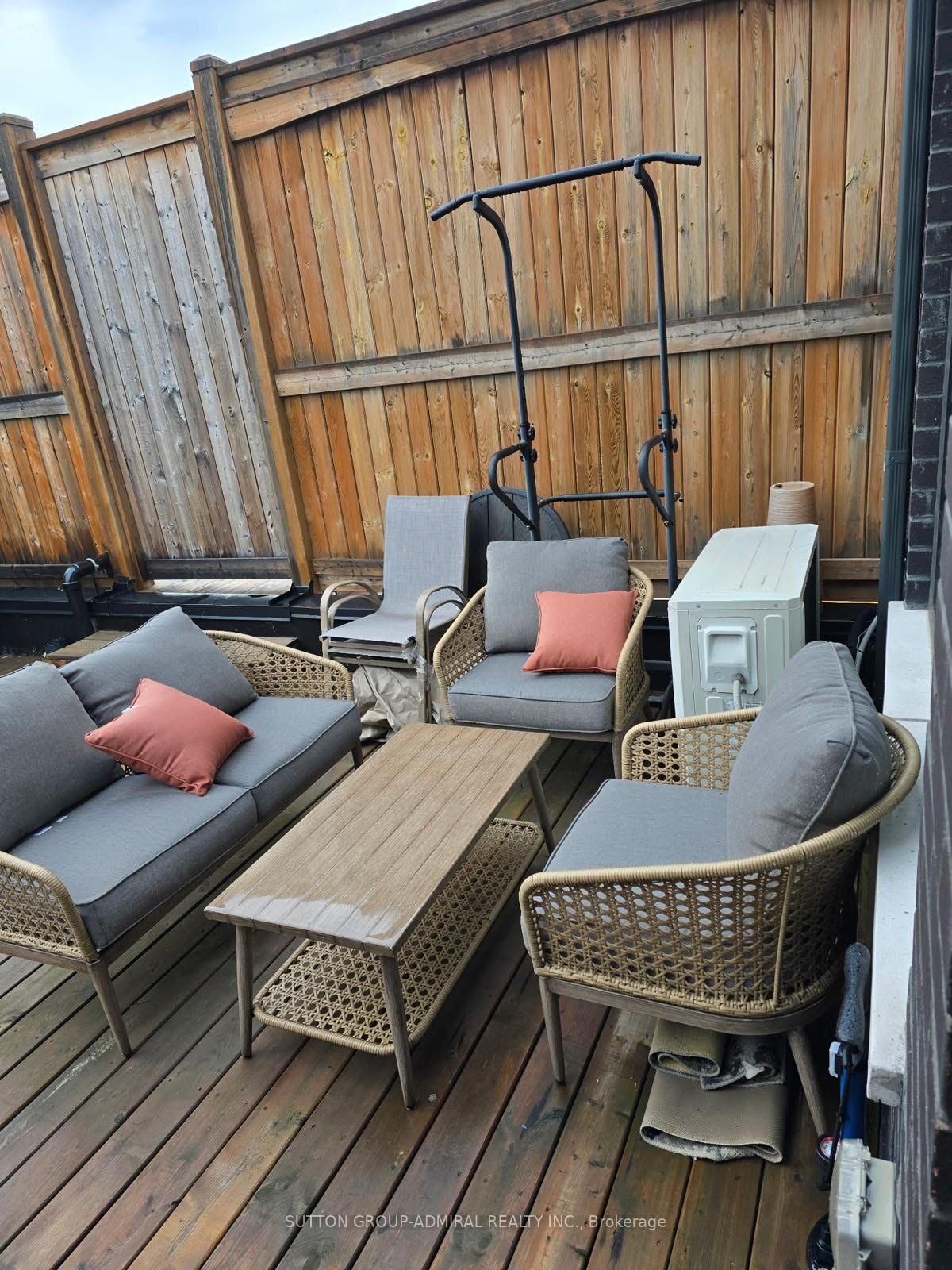 Photo 9 of Unit 35, 370 Red Maple Road, Richmond Hill, Langstaff — HOMEH