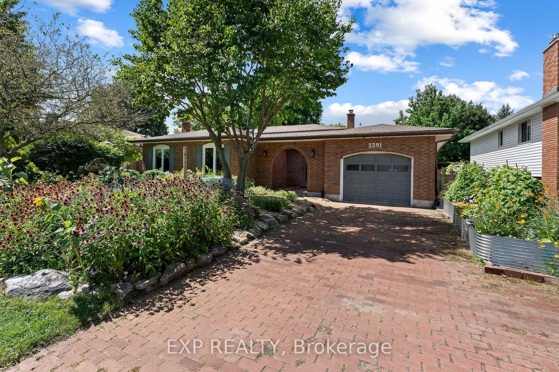 Photo 2 of 3391 Harvard Avenue, Niagara Falls, Casey — HOMEH