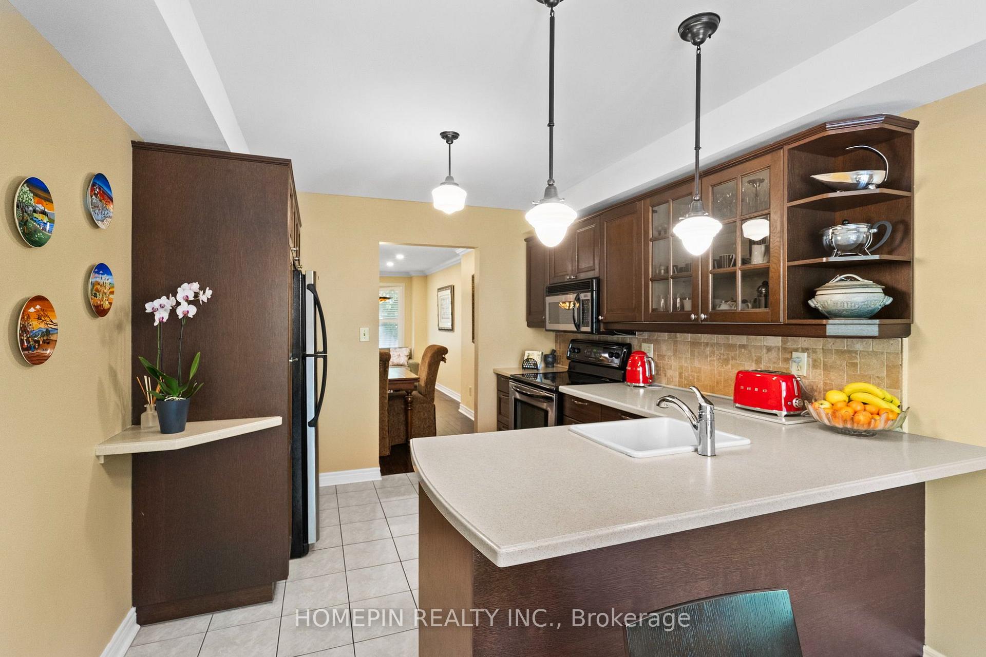 Photo 6 of 84 Confederation Way, Markham, Thornhill — HOMEH