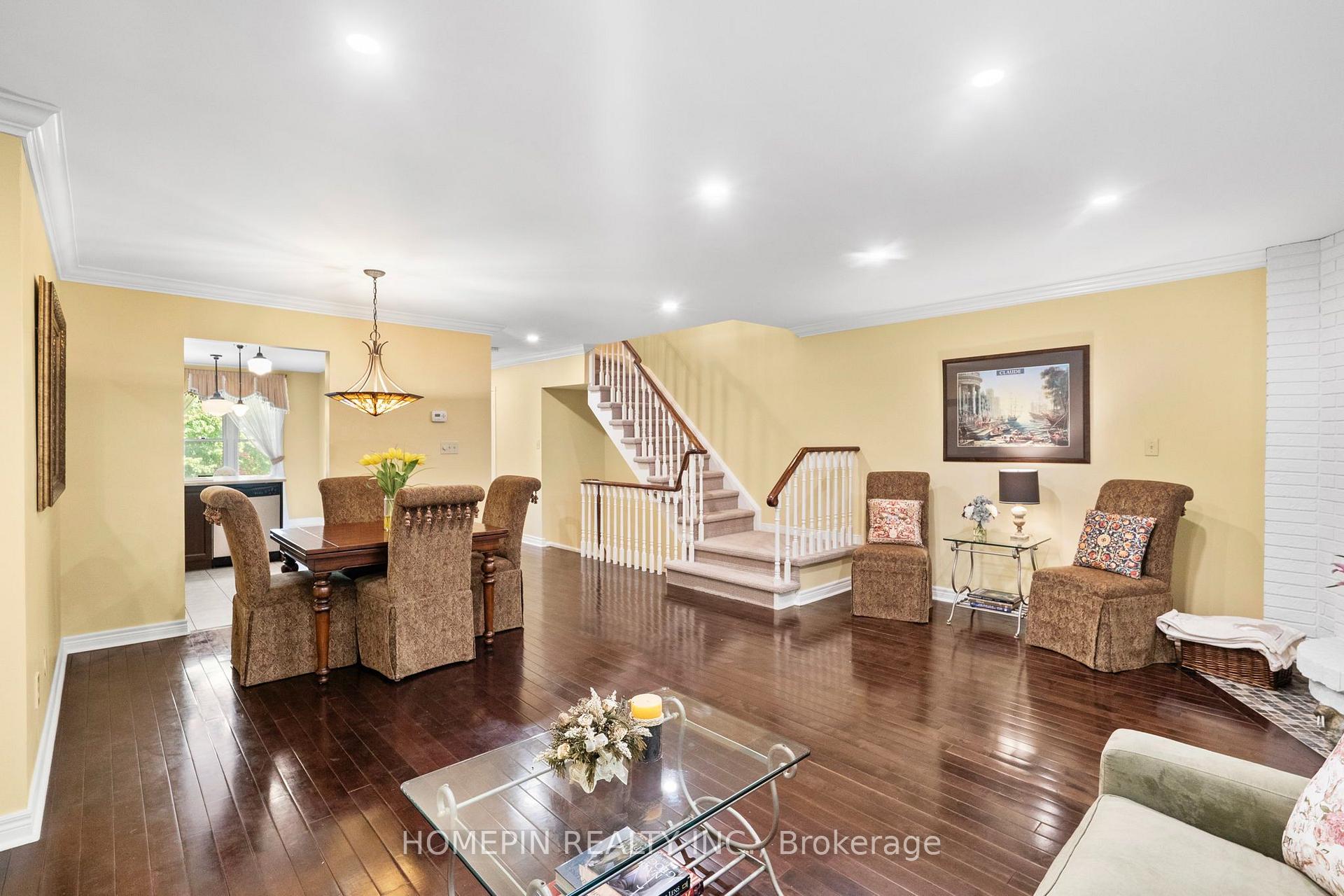 Photo 8 of 84 Confederation Way, Markham, Thornhill — HOMEH