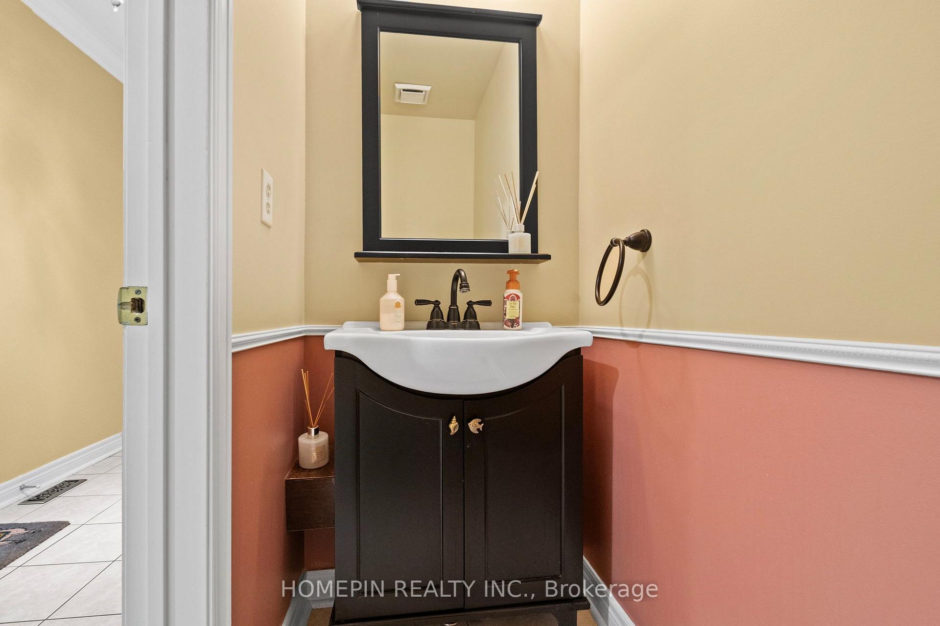 Photo 10 of 84 Confederation Way, Markham, Thornhill — HOMEH