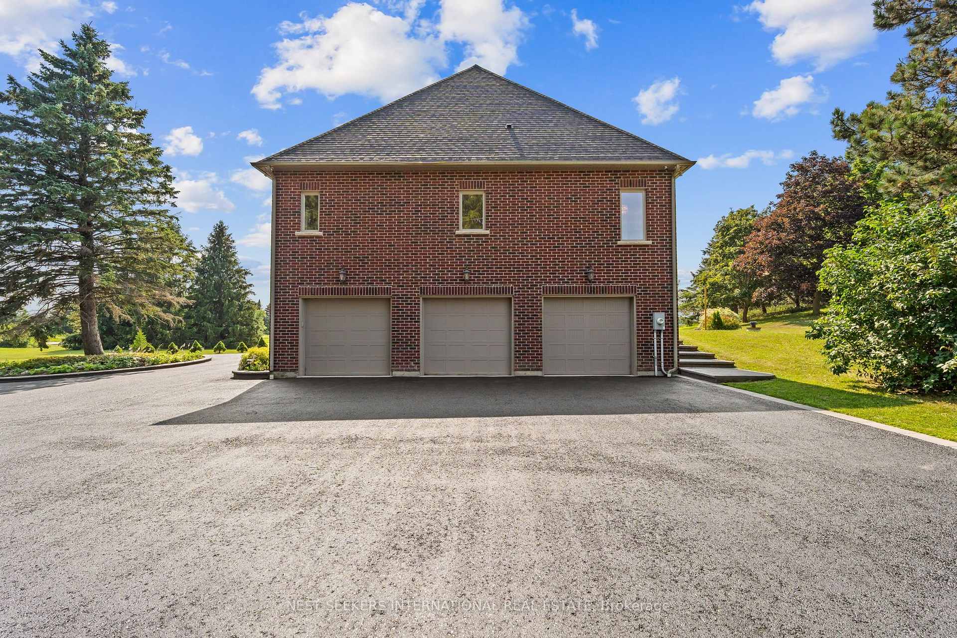 Photo 5 of 8490 19TH Side Road, King, Rural King — HOMEH