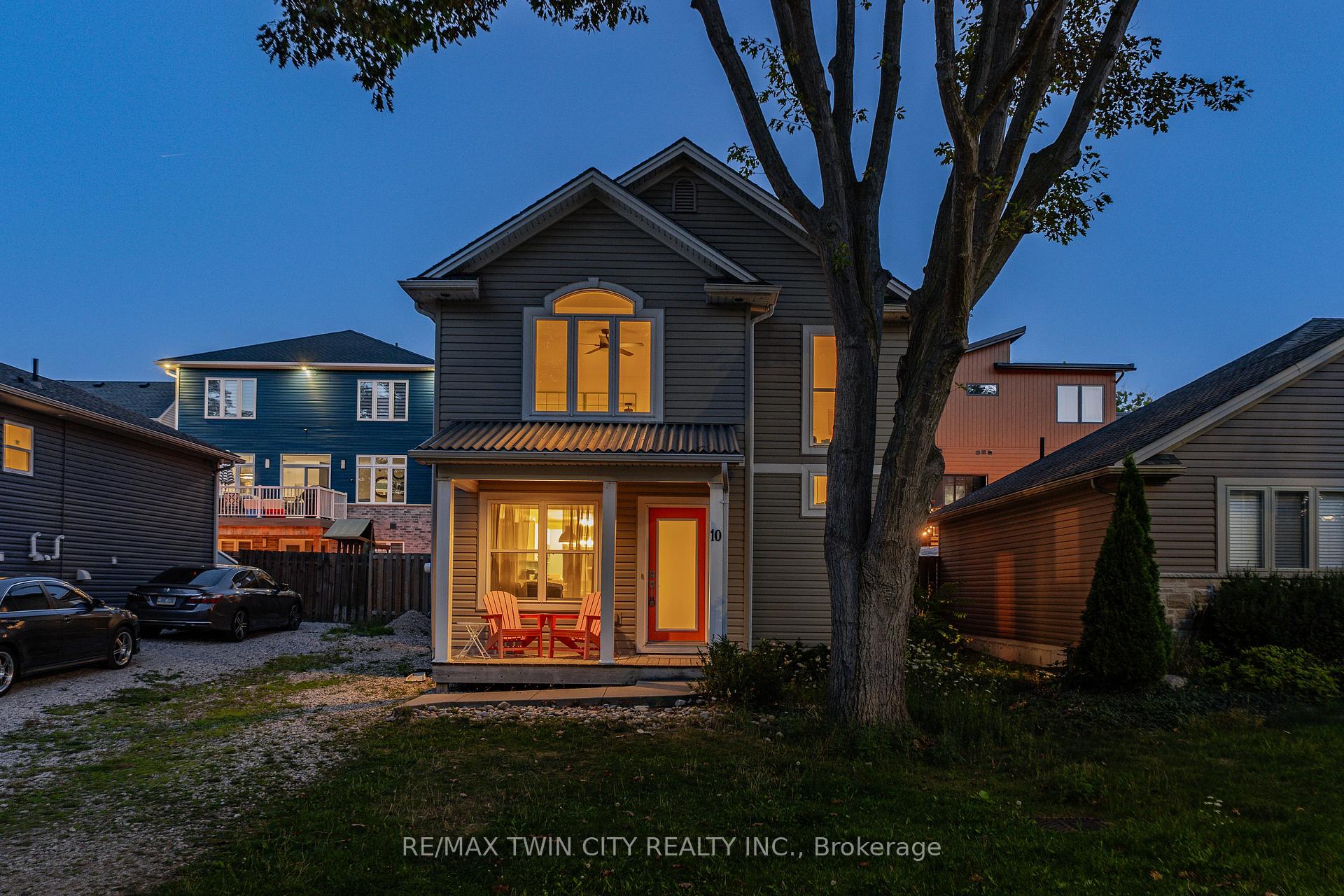 Photo 2 of 10 Queens Avenue, Lambton Shores, Grand Bend — HOMEH