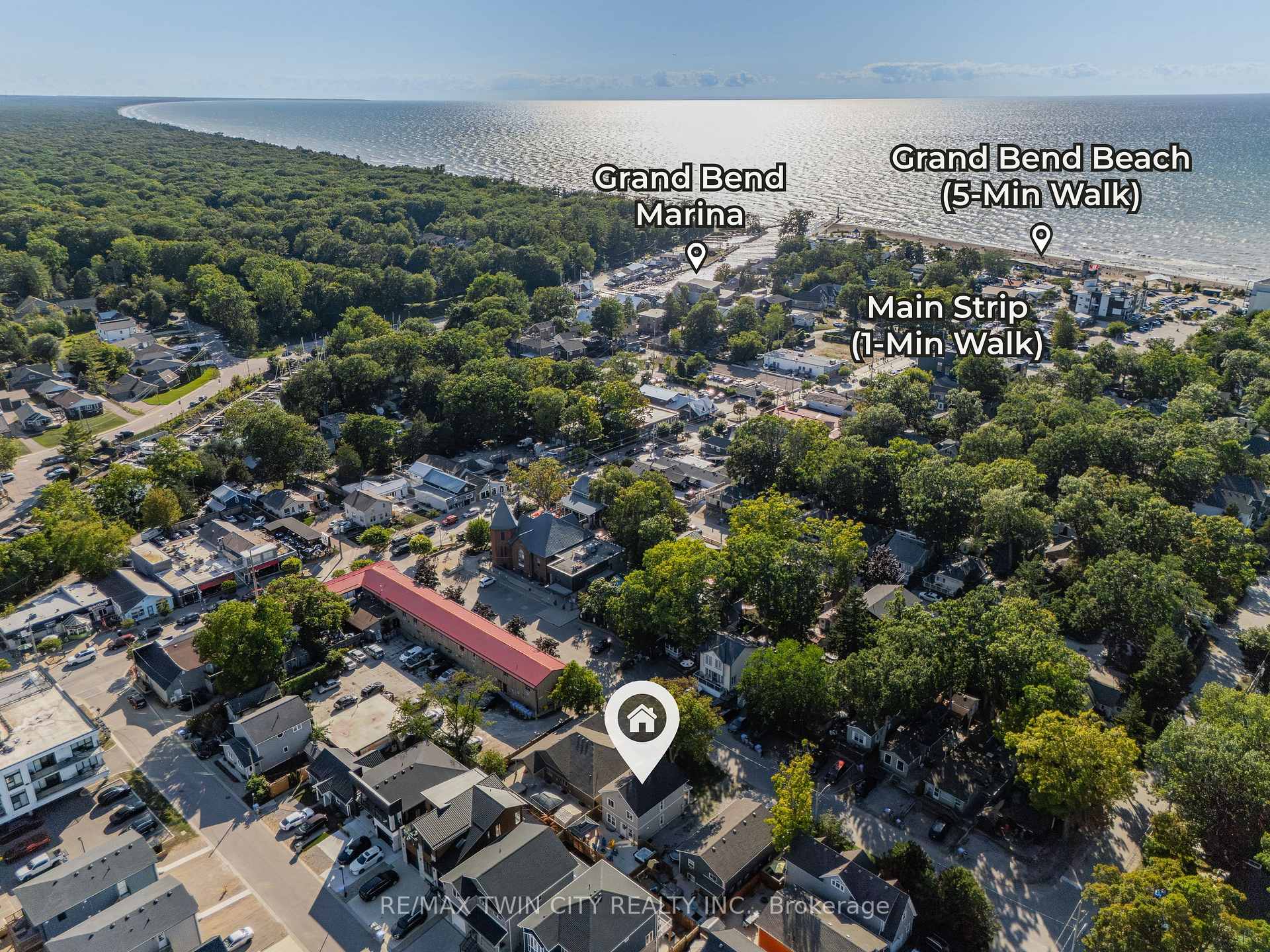 Photo 3 of 10 Queens Avenue, Lambton Shores, Grand Bend — HOMEH