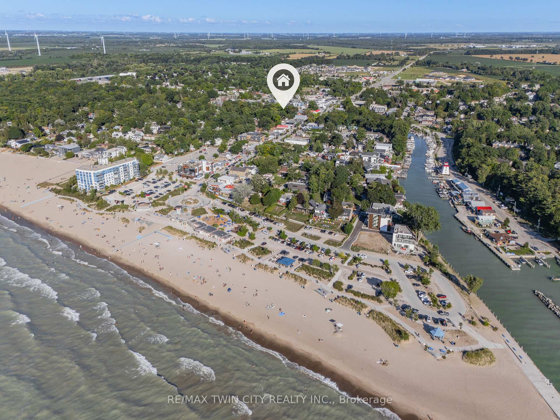 Photo 4 of 10 Queens Avenue, Lambton Shores, Grand Bend — HOMEH
