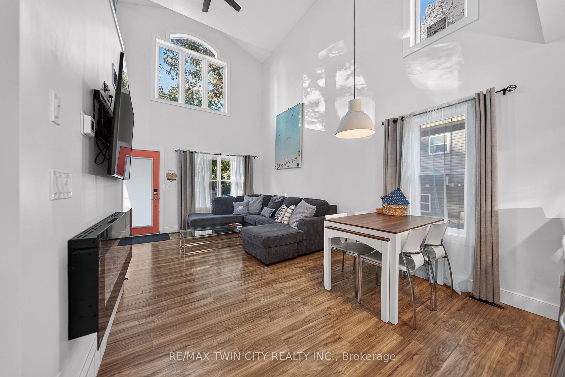 Photo 9 of 10 Queens Avenue, Lambton Shores, Grand Bend — HOMEH