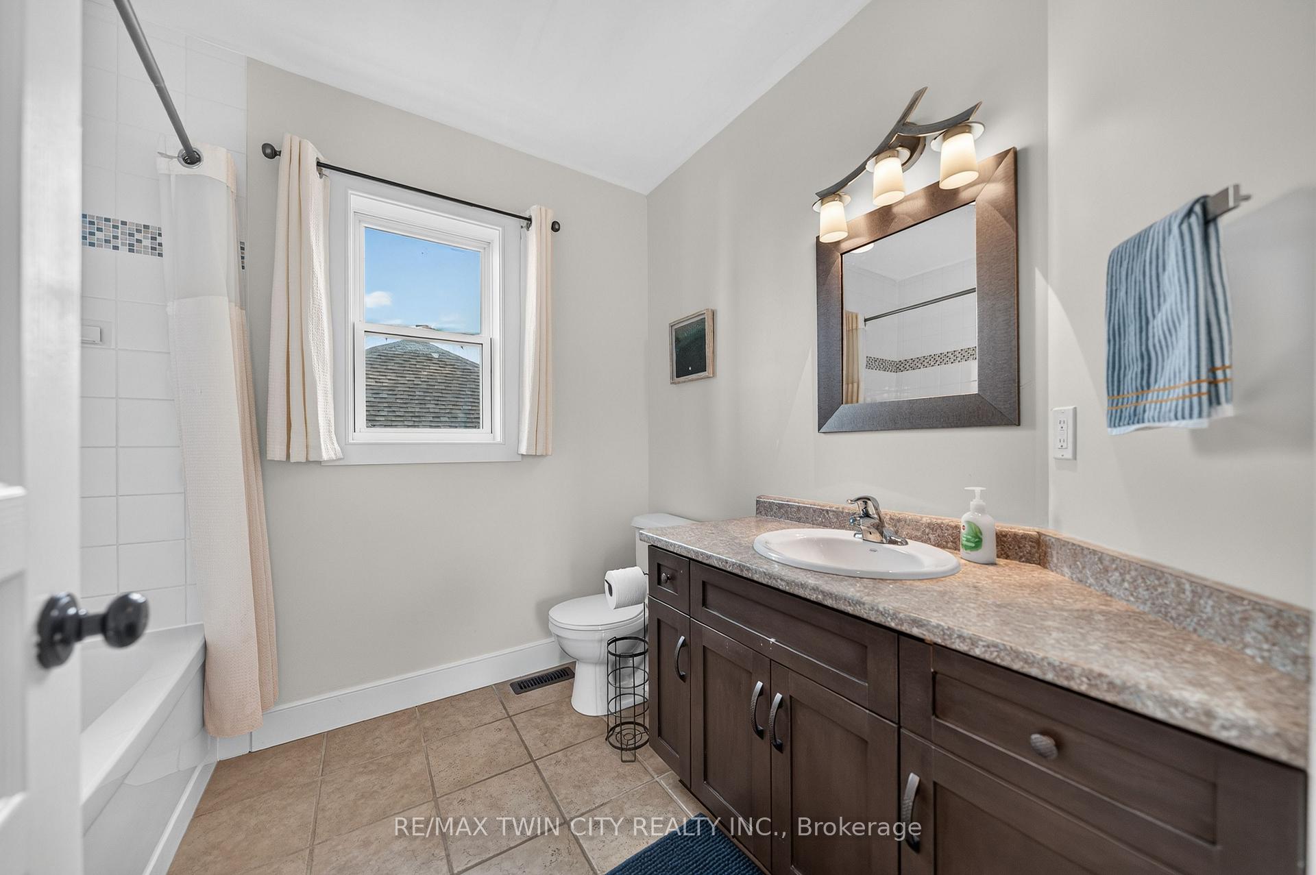 Photo 23 of 10 Queens Avenue, Lambton Shores, Grand Bend — HOMEH