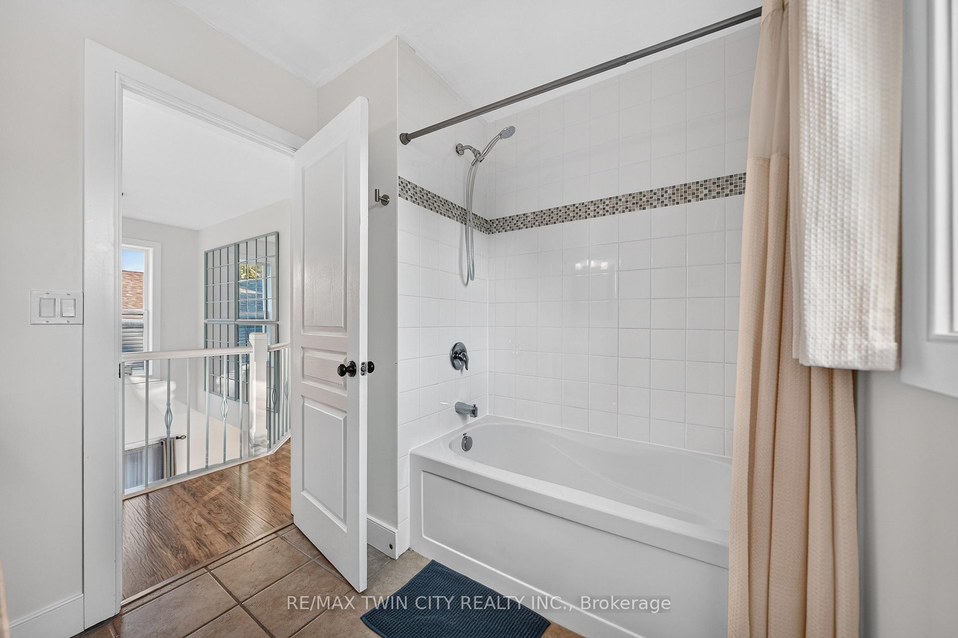Photo 24 of 10 Queens Avenue, Lambton Shores, Grand Bend — HOMEH