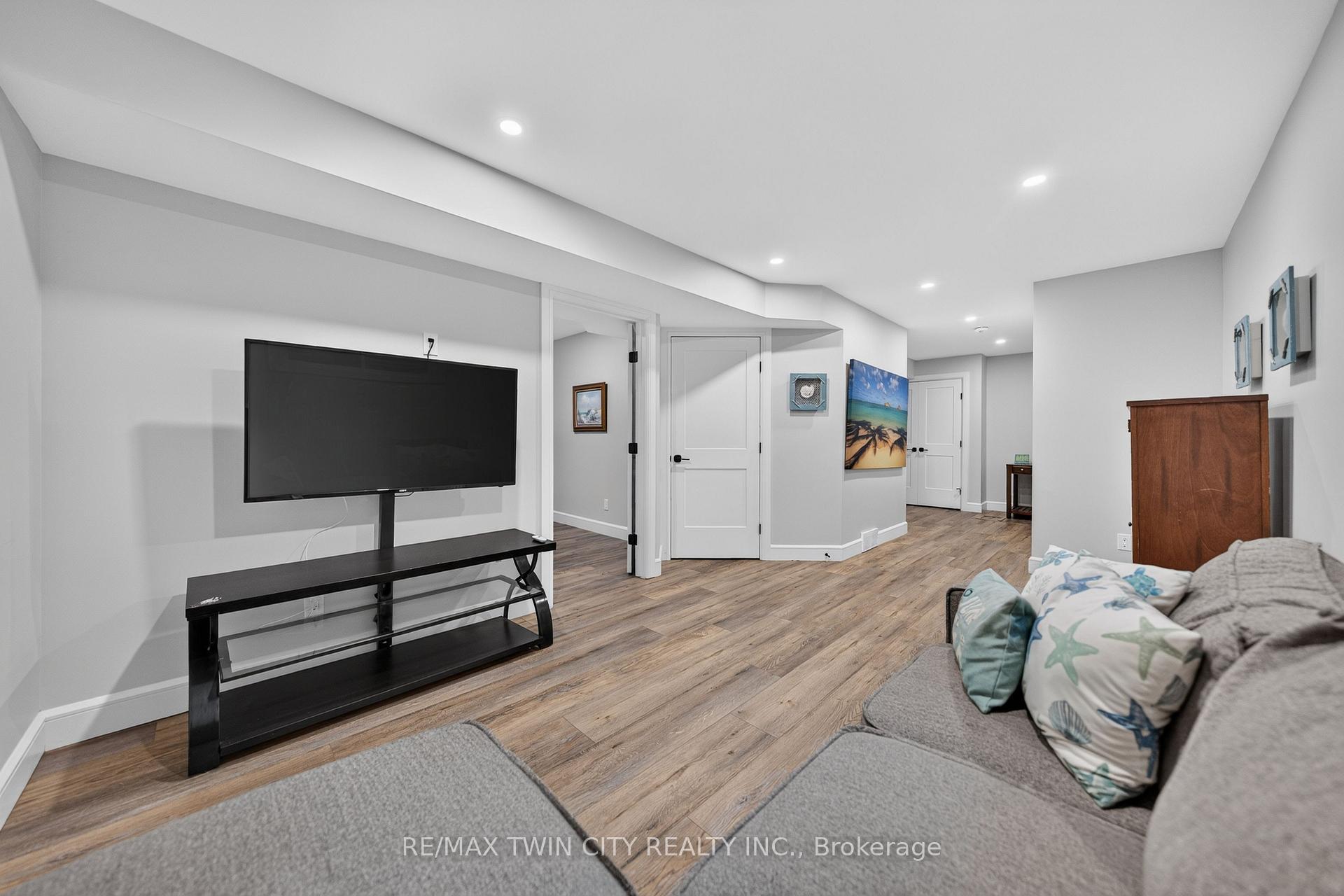 Photo 28 of 10 Queens Avenue, Lambton Shores, Grand Bend — HOMEH
