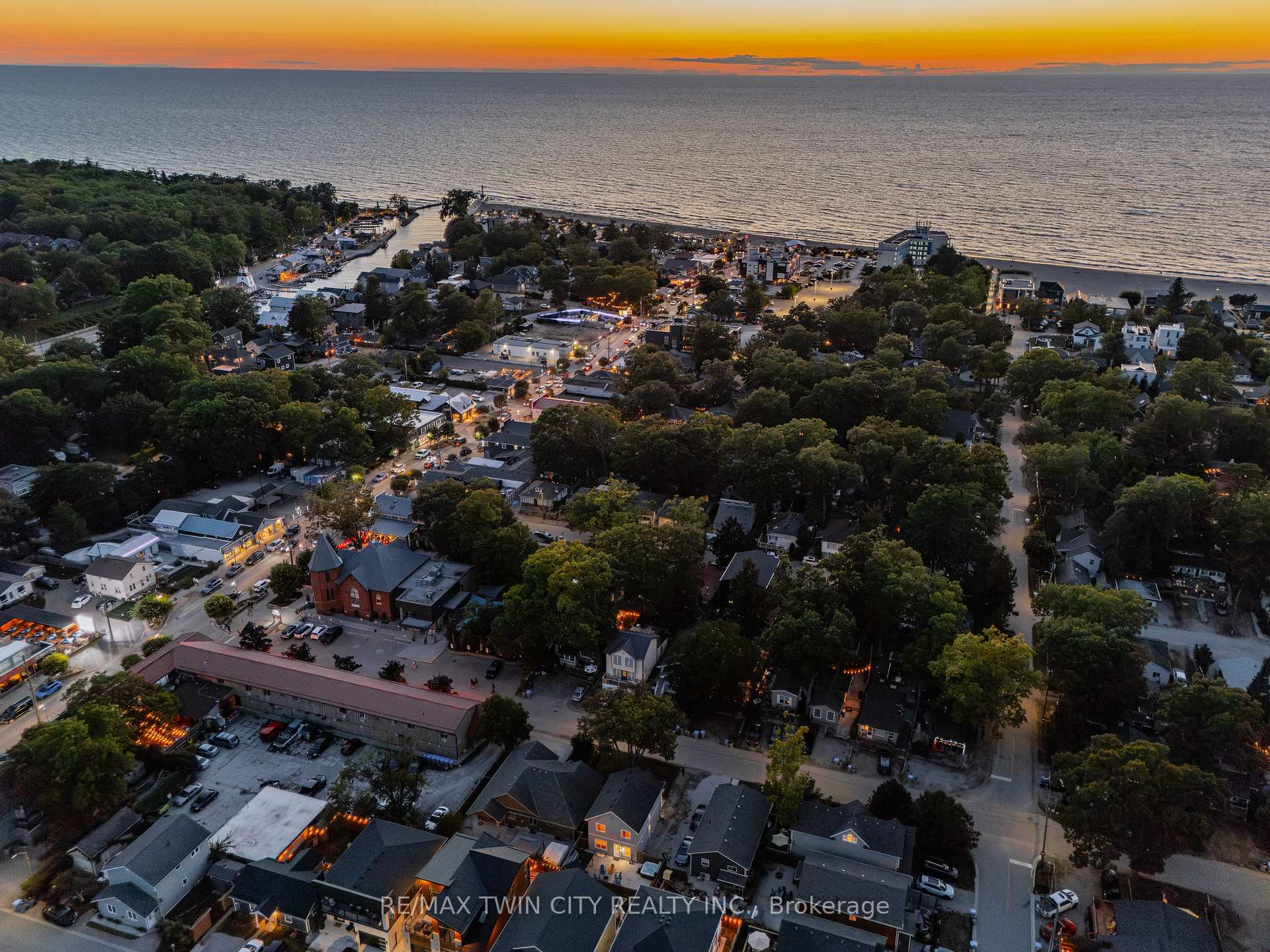 Photo 42 of 10 Queens Avenue, Lambton Shores, Grand Bend — HOMEH