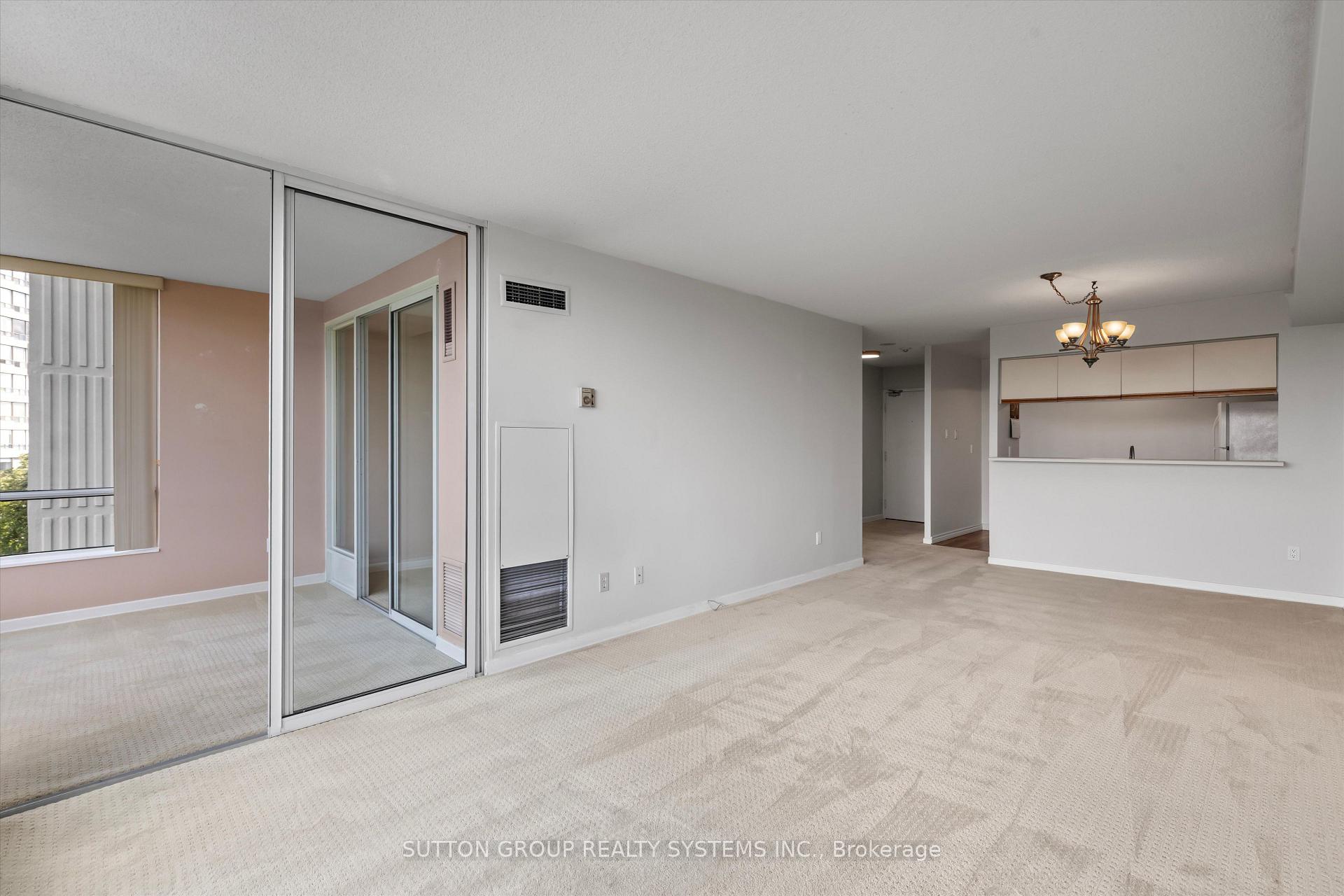 Photo 5 of Unit 609, 26 Hanover Road, Brampton, Queen Street Corridor — HOMEH