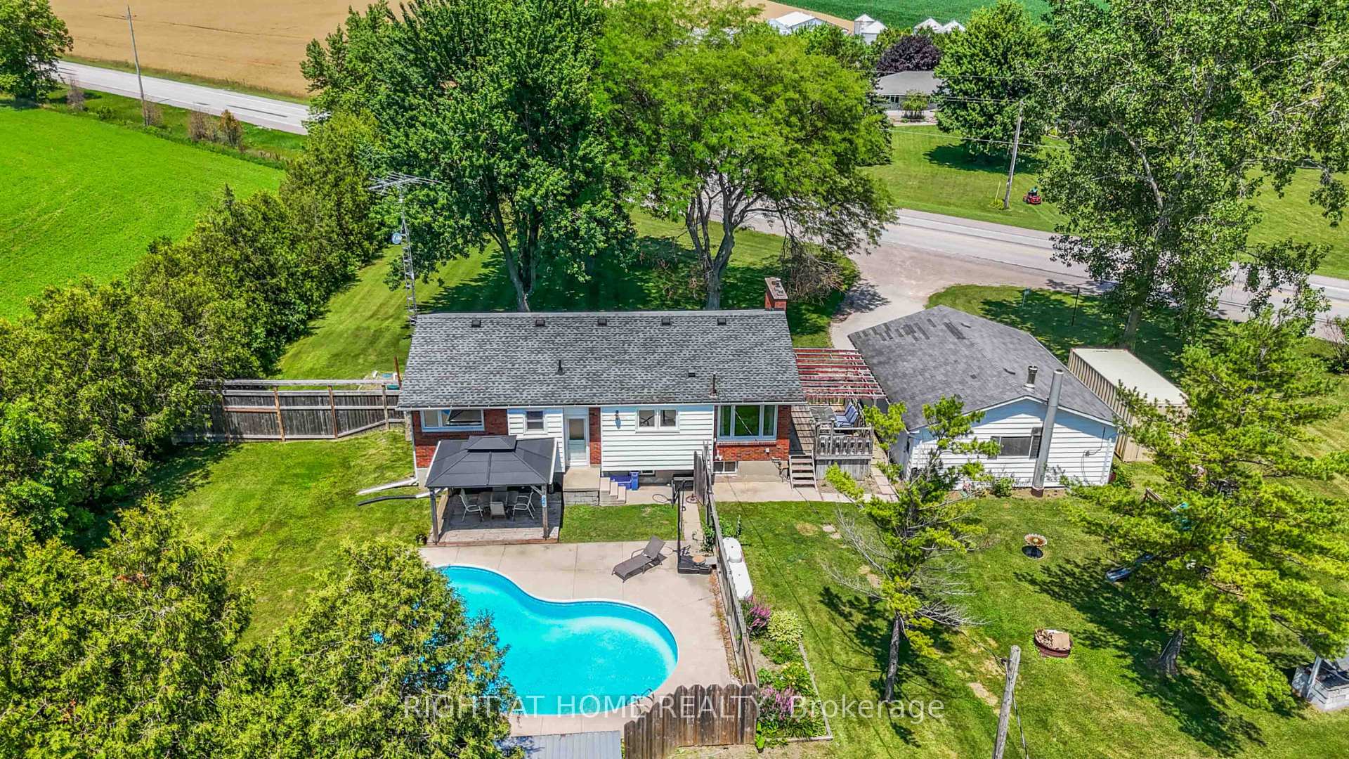 Photo 6 of 1933 Plank Road, St. Clair — HOMEH
