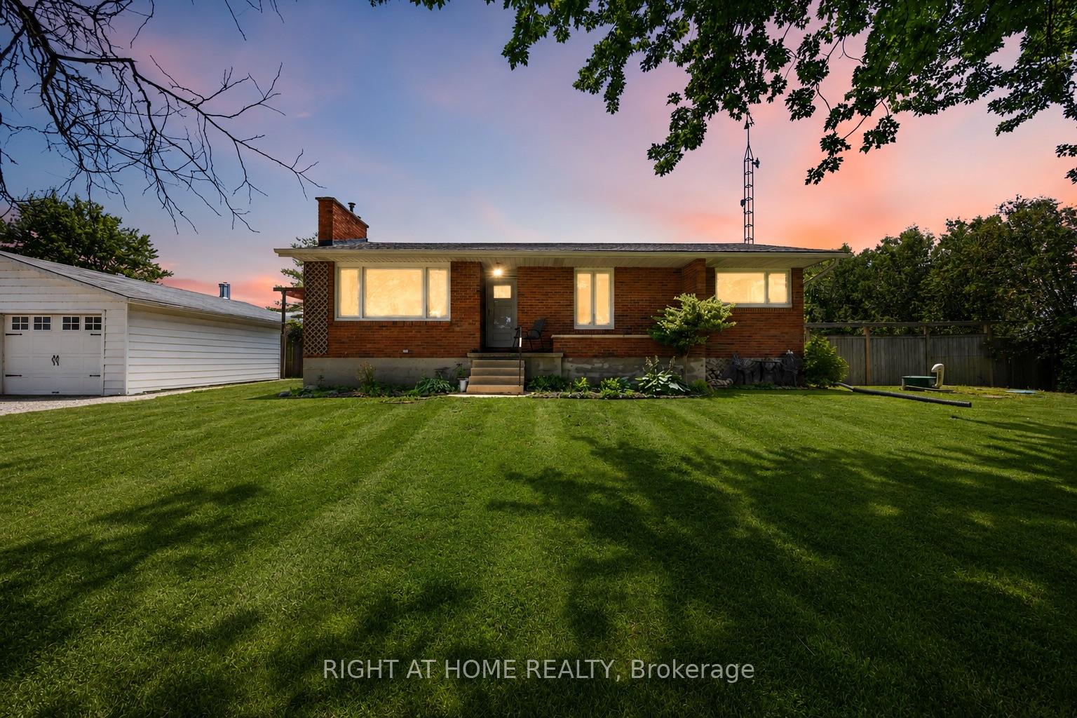 Photo 1 of 1933 Plank Road, St. Clair — HOMEH
