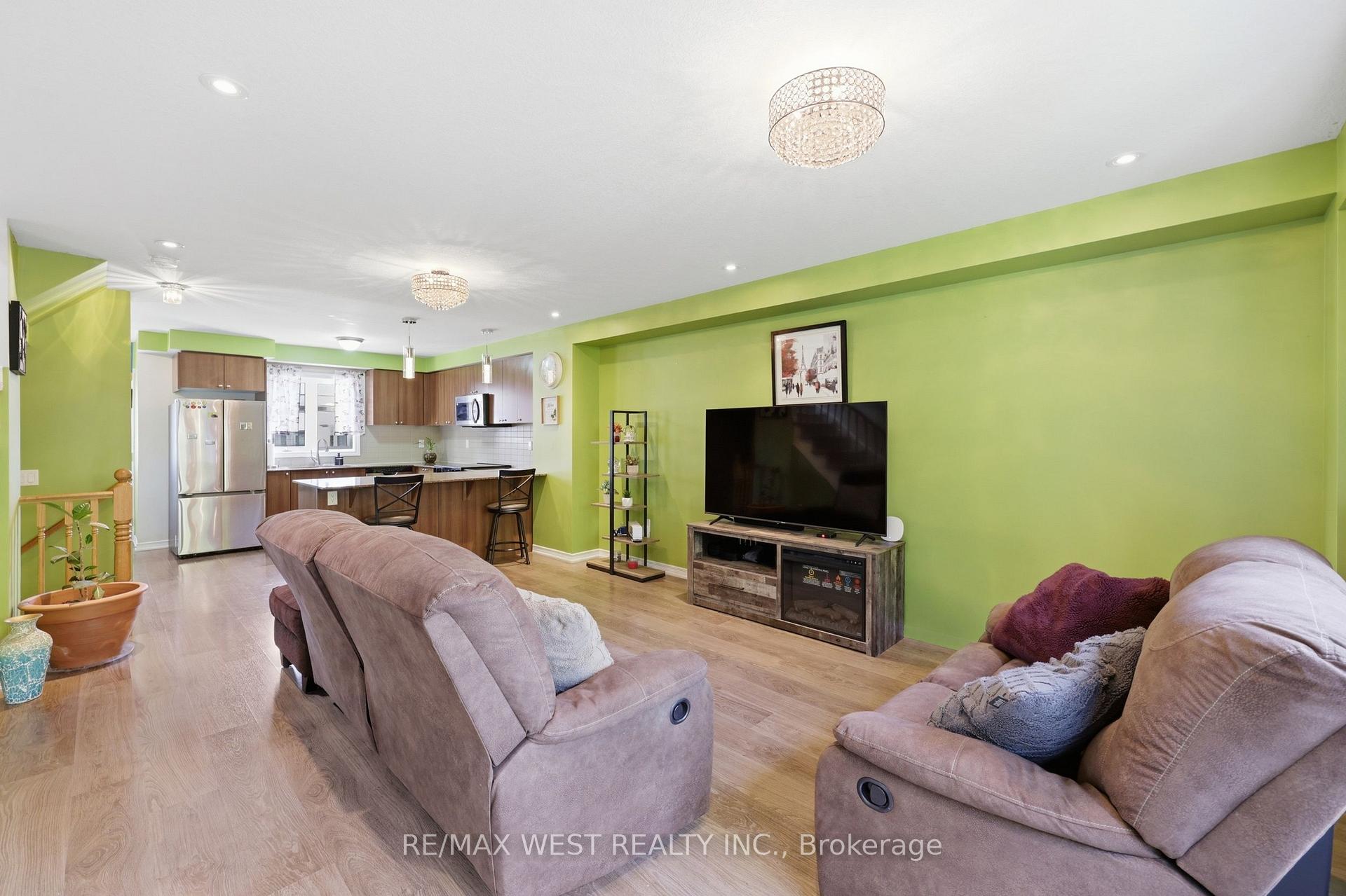 Photo 16 of Unit 35, 701 Homer Watson Boulevard, Kitchener, Country Hills East — HOMEH