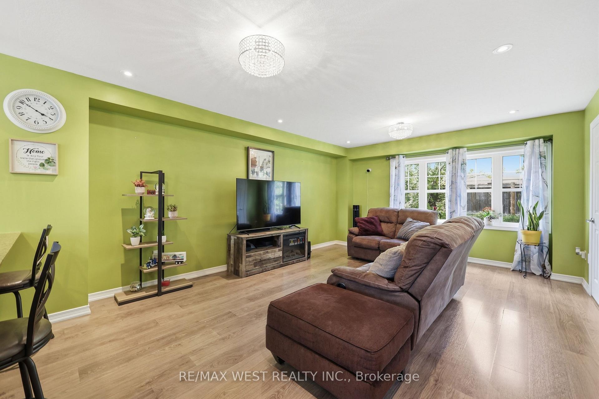 Photo 25 of Unit 35, 701 Homer Watson Boulevard, Kitchener, Country Hills East — HOMEH
