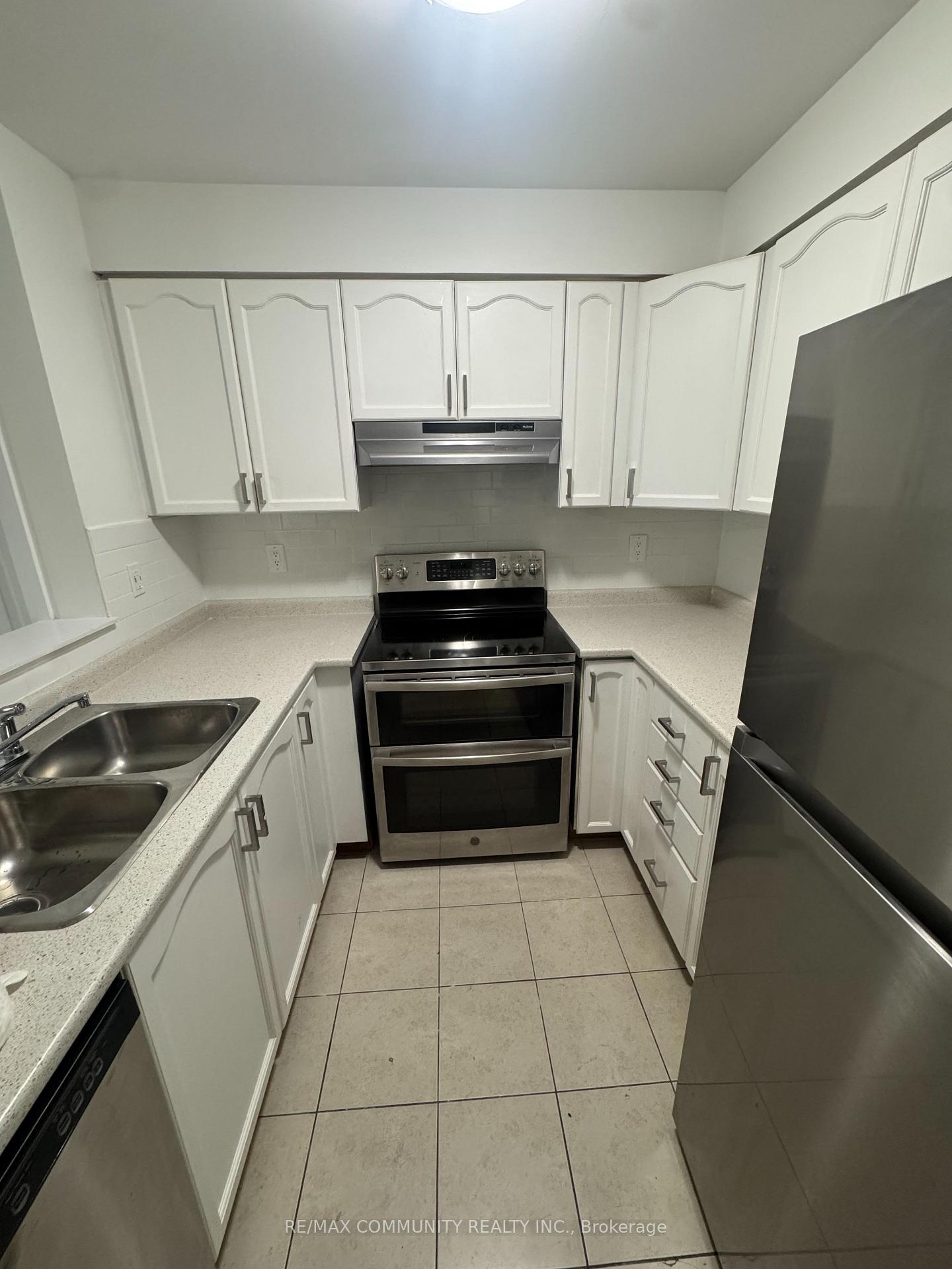 Photo 4 of Unit 2104, 6 Dayspring Circle, Brampton, Goreway Drive Corridor — HOMEH
