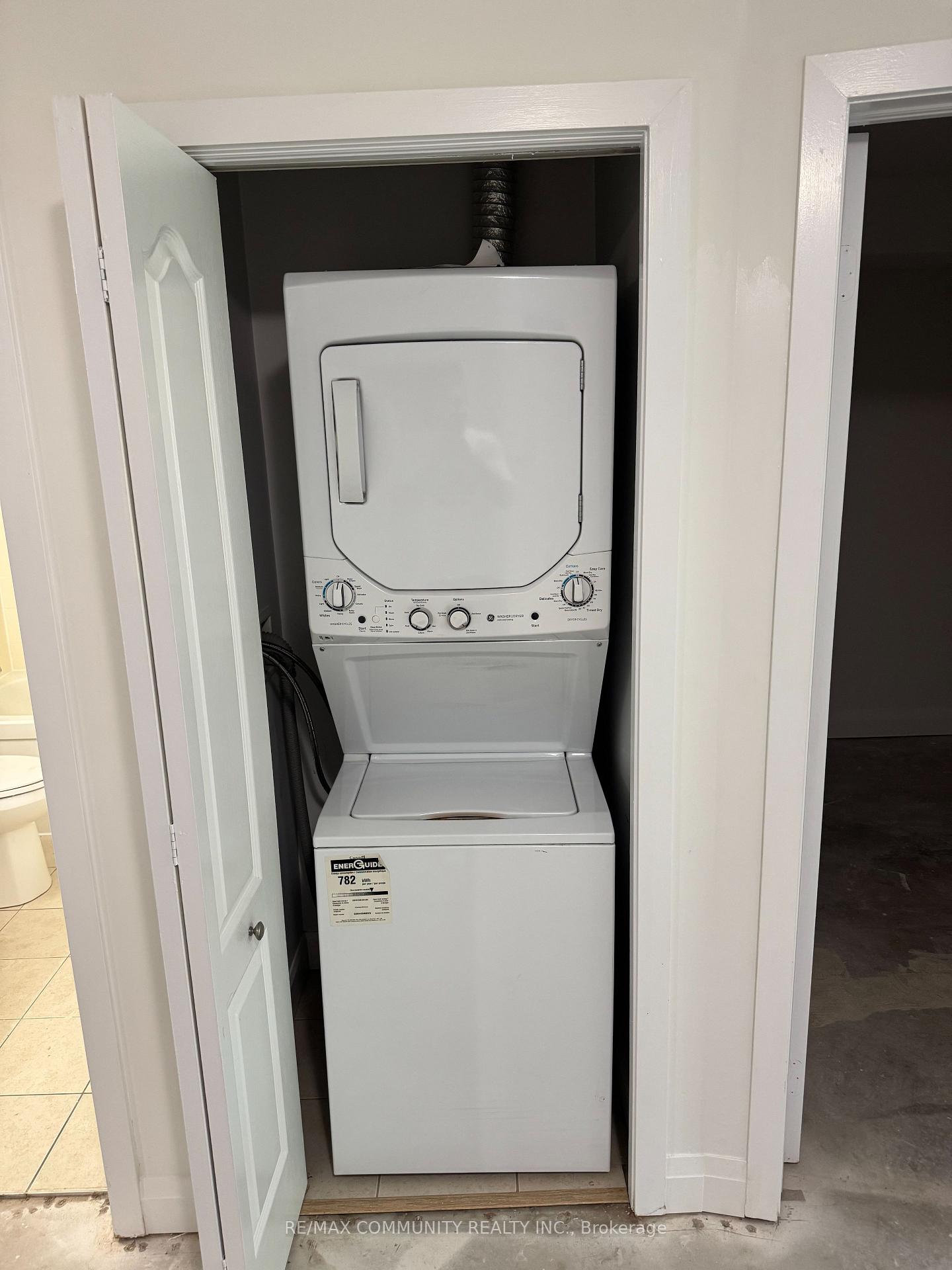 Photo 9 of Unit 2104, 6 Dayspring Circle, Brampton, Goreway Drive Corridor — HOMEH
