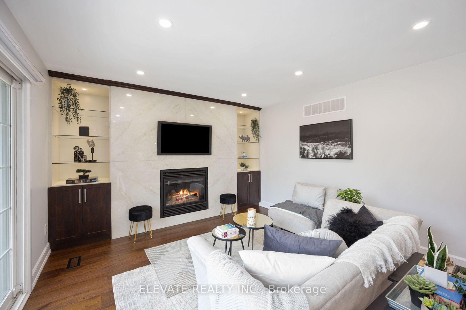 Photo 2 of 2059 Shawanaga Trail, Mississauga, Sheridan — HOMEH