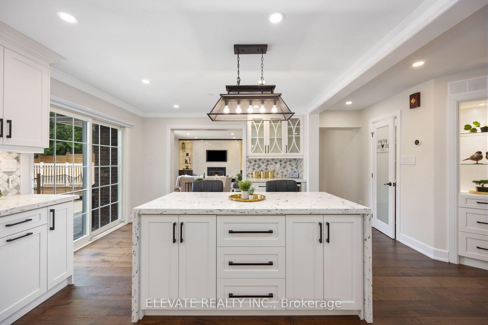 Photo 6 of 2059 Shawanaga Trail, Mississauga, Sheridan — HOMEH