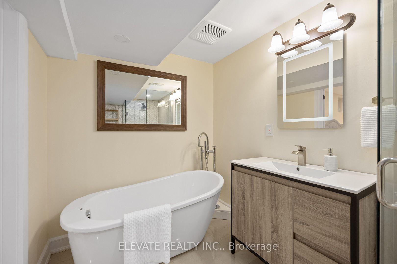 Photo 33 of 2059 Shawanaga Trail, Mississauga, Sheridan — HOMEH