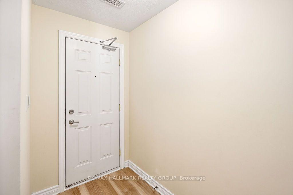 Photo 5 of Unit 3, 224 Paseo Private, Ottawa, Centrepointe — HOMEH