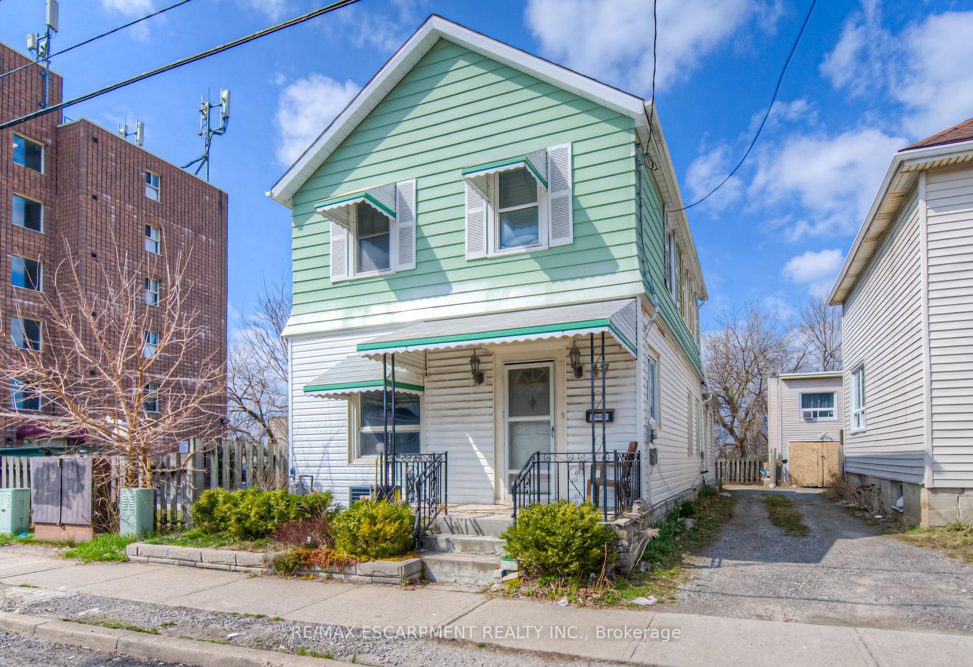 Photo 3 of 47 North Street, St. Catharines, Downtown — HOMEH