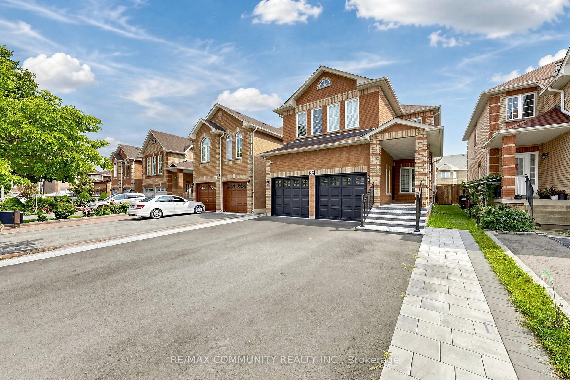 Photo 2 of 23 Constantia Street, Markham, Middlefield — HOMEH